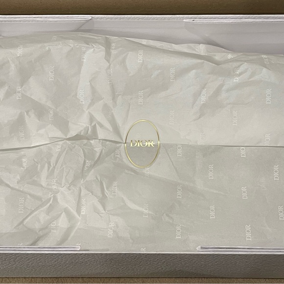 DIOR White Gift Box Set Dior Tissue Paper Card and Shipping Box - Picture 4 of 8